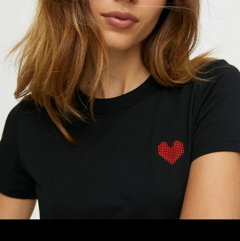 NWT Aritzia Sunday Best Candy T Shirt Size M Black/Gold Heart